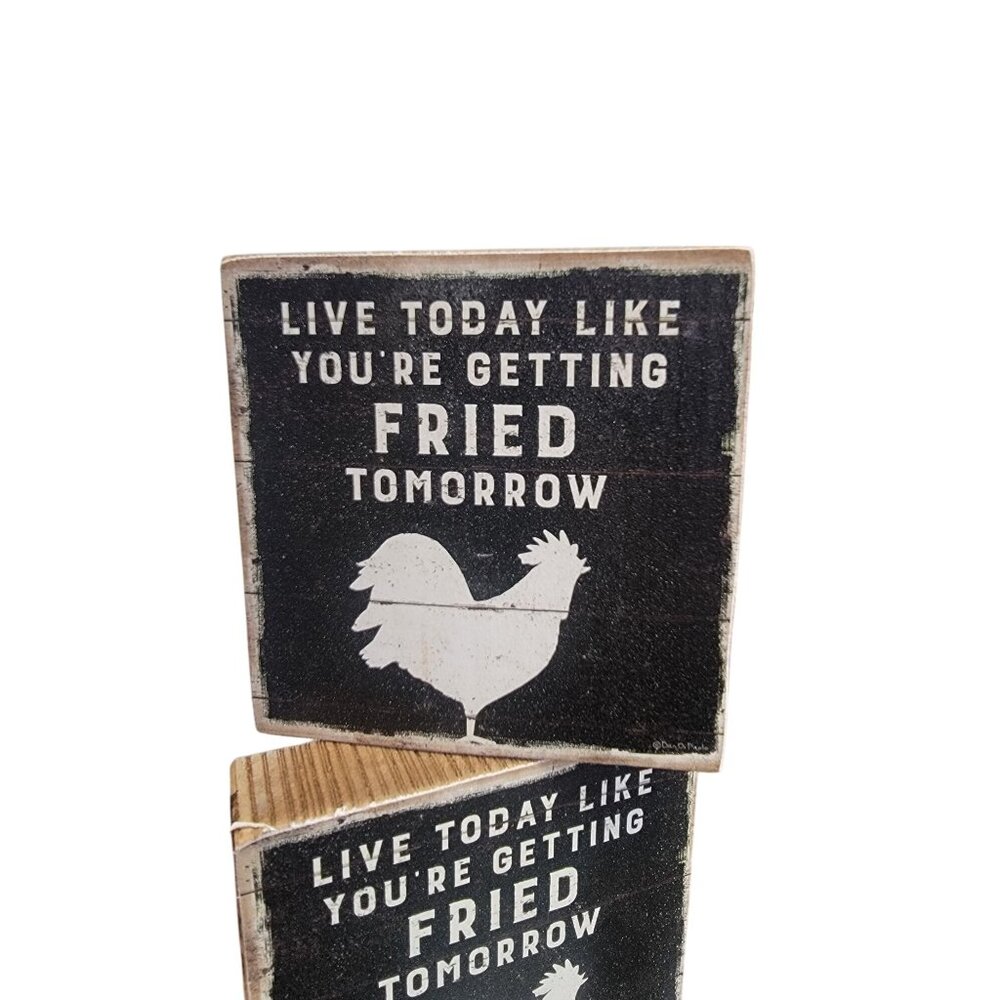 Rustic Wooden Chicken-Themed Wall Decor